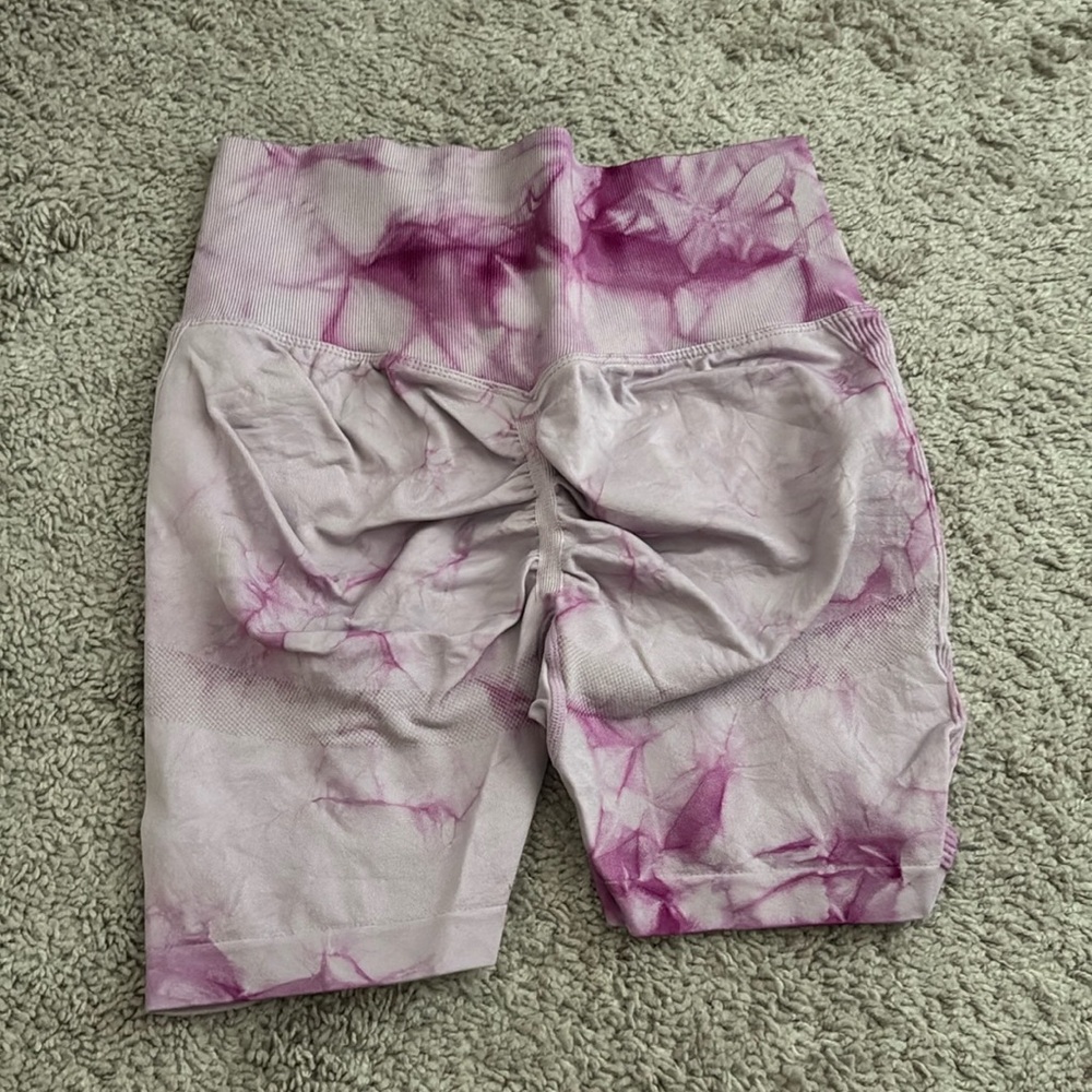 Scrunch butt legging shorts